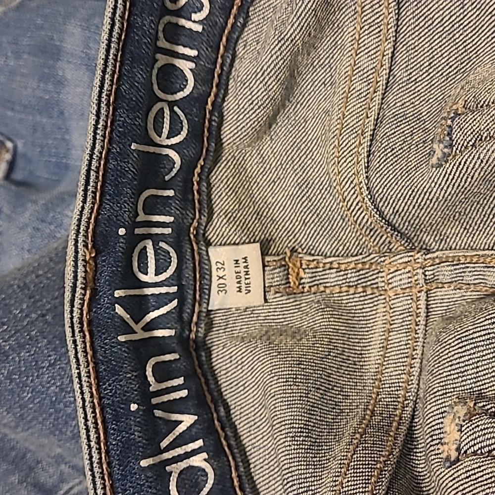 𝅺CALVIN Klein Jeans - Picture 3 of 3